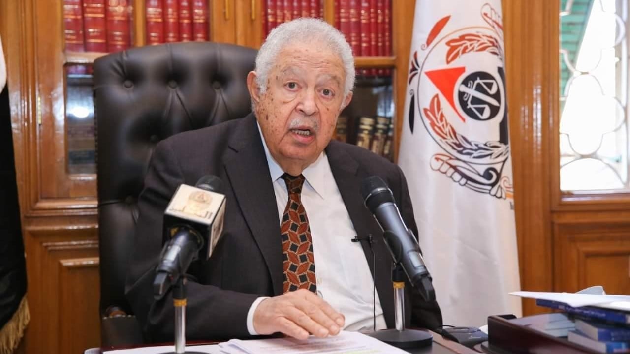 نقيب المحامين في مصر رجائي عطية