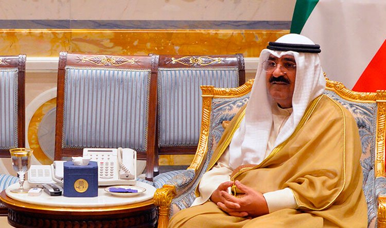 ولي عهد الكويت يتسلم استقالة الحكومة من رئيس مجلس الوزراء