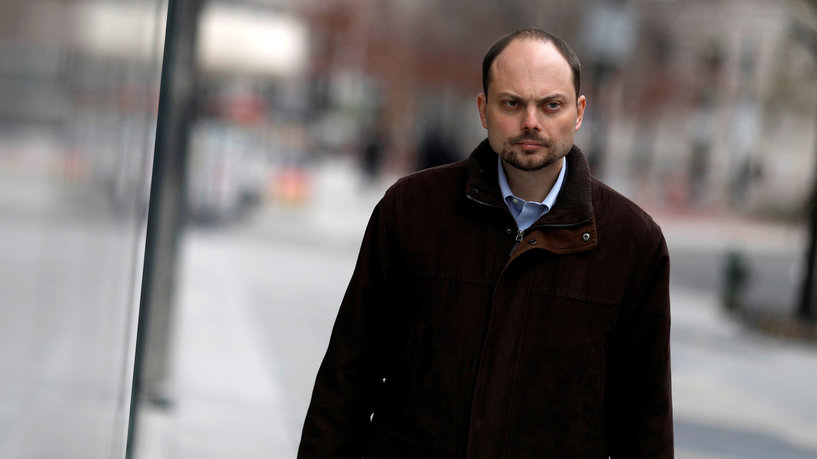 روسيا توقف معارضا لانتقاده غزو أوكرانيا