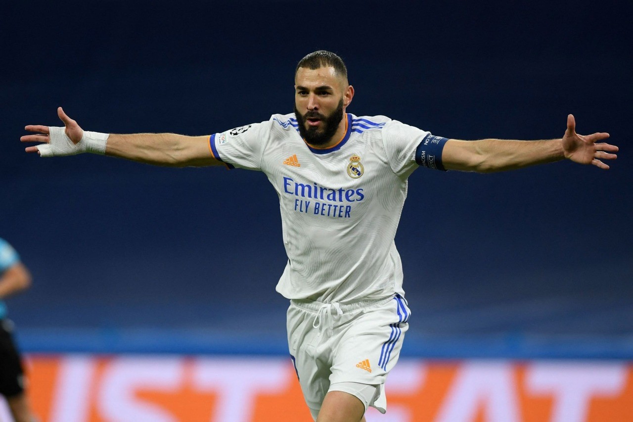 بنزيما يقود ريال مدريد أمام مانشستر سيتي