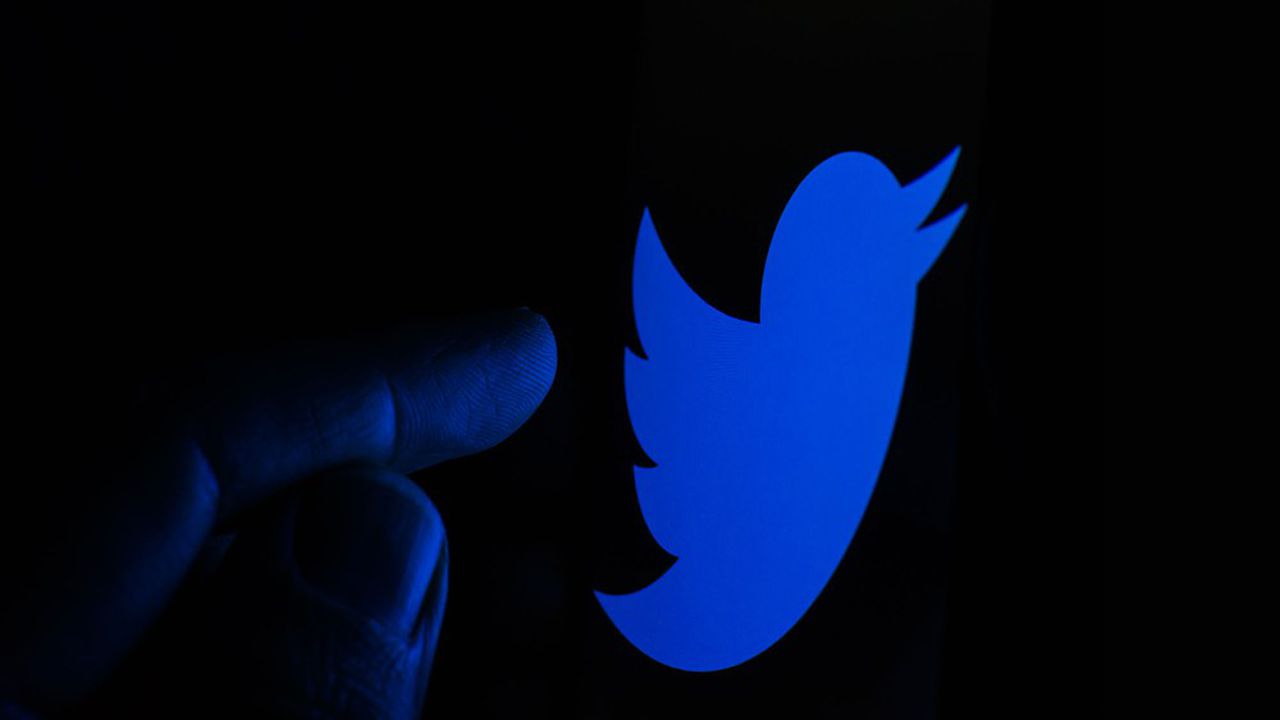 كذبة أبريل.. "تويتر" تنشر تغريدة عن زر يسمح بتعديل التغريدات