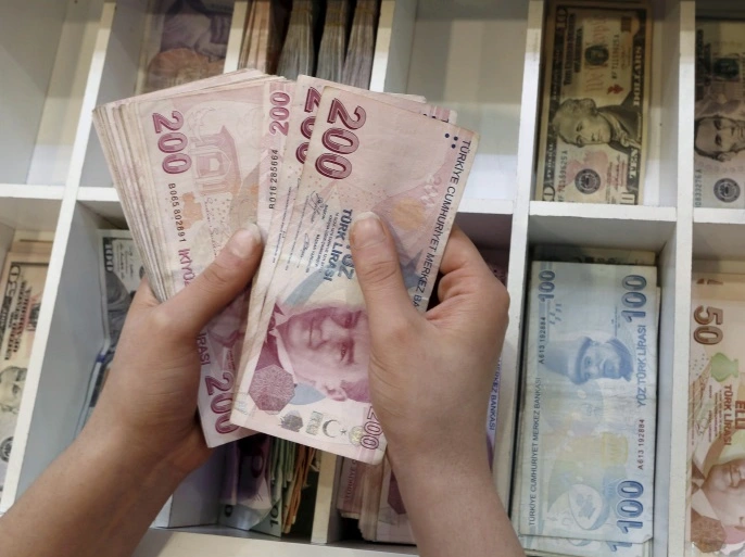 الليرة التركية تتراجع لأدنى مستوى منذ ديسمبر