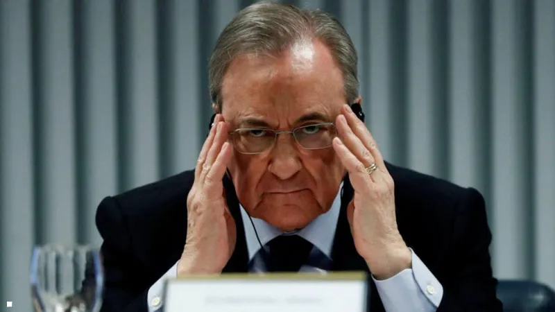 بيريز يدعم برشلونة ولابورتا.. ويهاجم تيباس