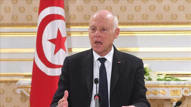 الرئيس التونسي يعزل 57 قاضياً لاتهامهم بالفساد