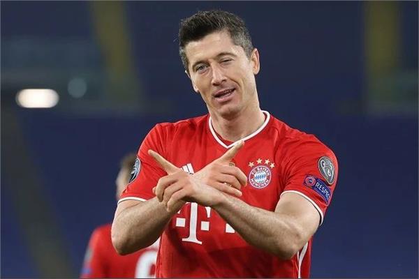 متى يظهر ليفاندوفسكي بقميص برشلونة؟