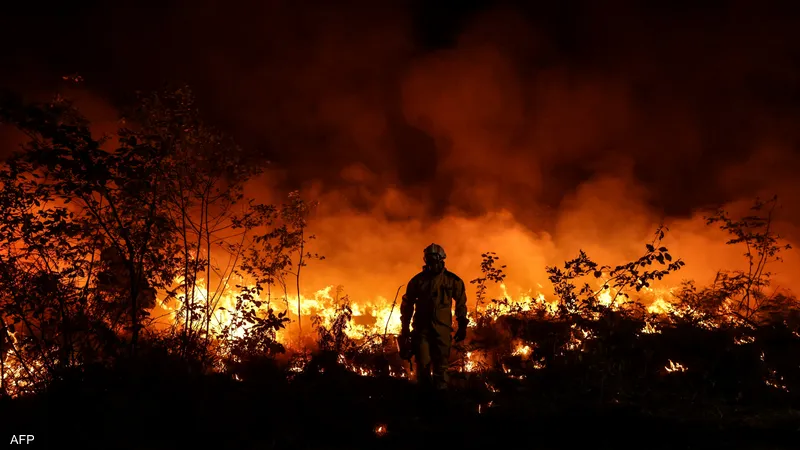 كاليفورنيا.. إجلاء الآلاف مع انتشار الحريق "المدمر"
