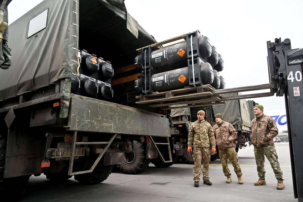 تسليح أوكرانيا.. هل يواجه الغرب أزمة عسكرية؟