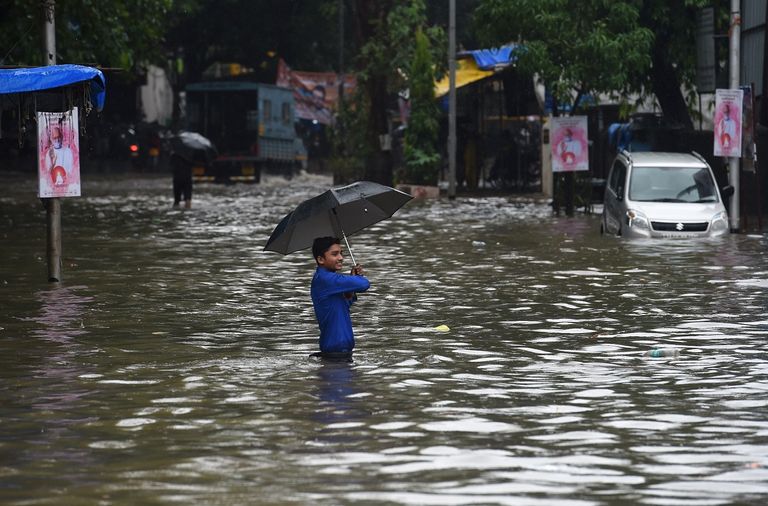 الصواعق تقتل العشرات بولاية هندية