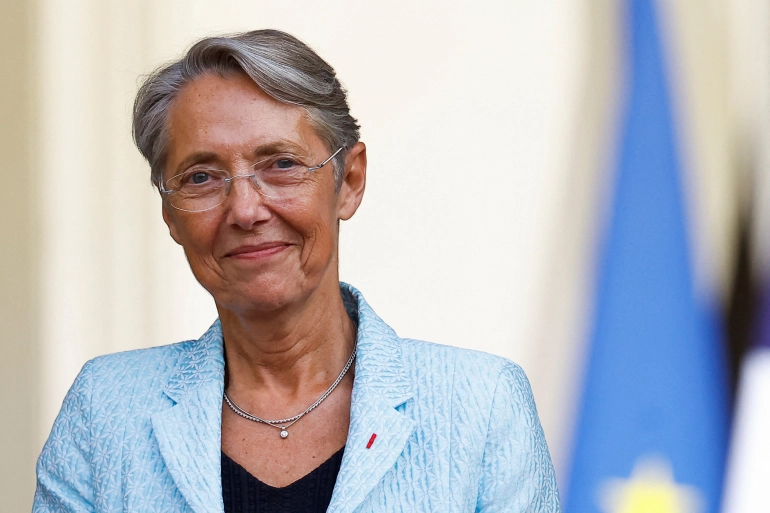 إليزابيث بورن تفلت من حجب الثقة عن حكومتها