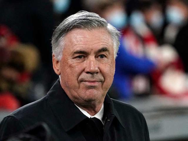 أنشيلوتي ينهي الجدل حول مشاركة بنزيما ضد شاختار