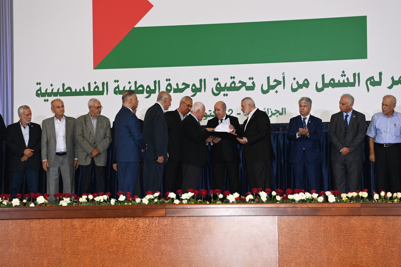 3 عوامل تضمن نجاح “إعلان الجزائر” للمصالحة الفلسطينية