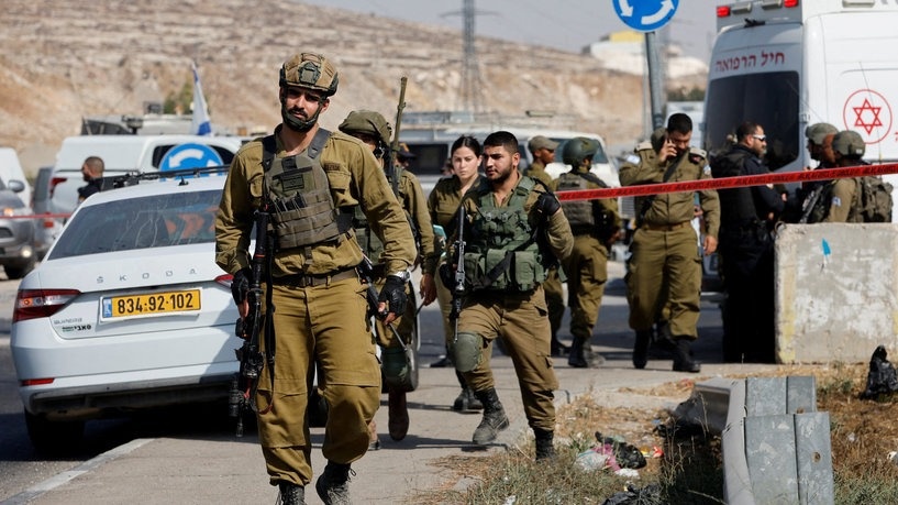 لمجرد الاشتباه بأنه فلسطيني..جندي إسرائيلي يقتل مستوطنا في رعنانا