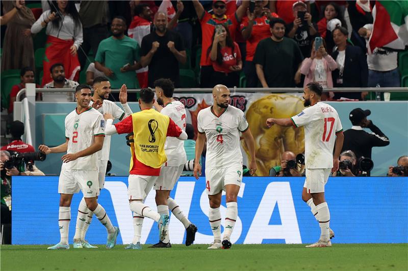 المغرب يرفع رأس العرب بتأهل تاريخي لثمن نهائي المونديال